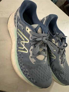Karhu Blue Running Sneakers with Mint Accent